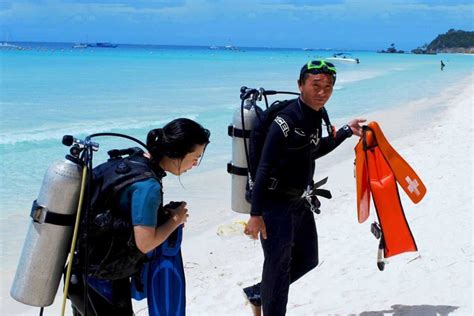 Water Sports - Popular On Boracay This Summer Among Tourists