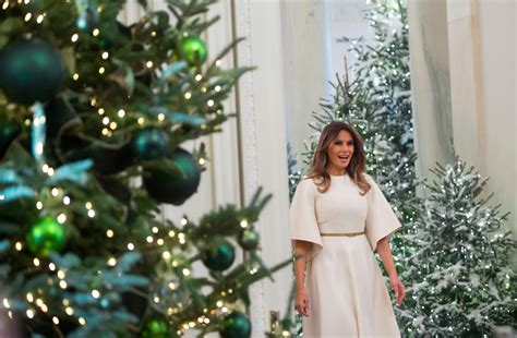 Photos: Melania Trump goes with classic, traditional Christmas decor ...