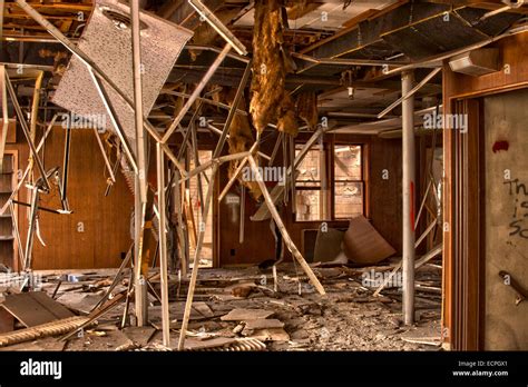 Abandoned office space Stock Photo - Alamy