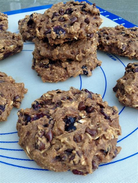 Whole Grain Oatmeal Cookies with Cranberries and Chocolate - Juggling ...