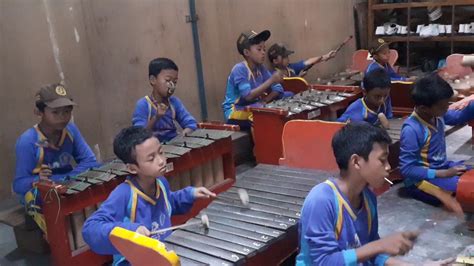 Minat Bakat Seni Gamelan(3) - YouTube