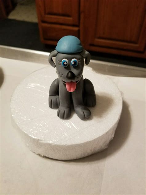 Fondant Dog | Fondant dog, Fondant, Decor