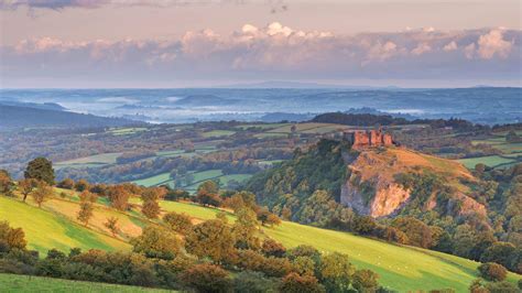 Carreg Cennen – Bing Wallpaper Download