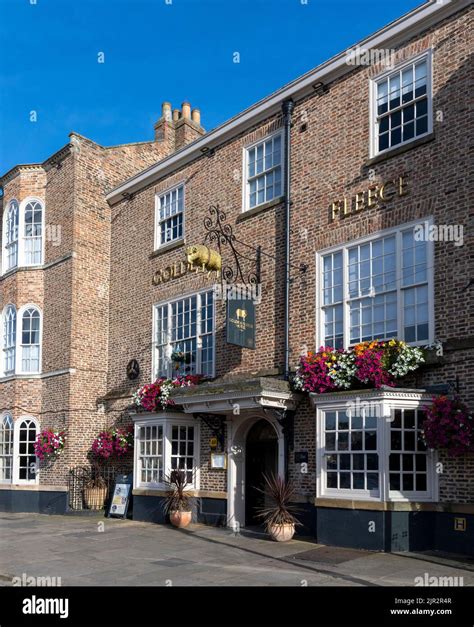 Golden fleece hotel thirsk hi-res stock photography and images - Alamy