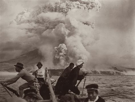 Eruption of Mt. Sakurajima, Japan, 1914. [3072x2327] : r/HistoryPorn