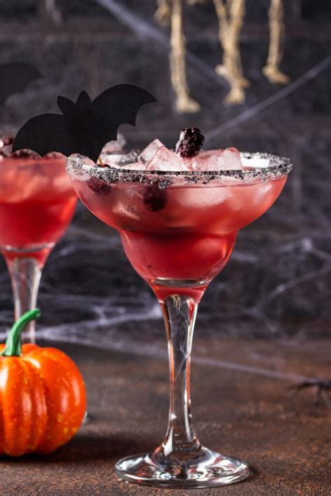 17 Spooky Halloween Cocktails with Vodka (+ Easy Recipes) - Insanely Good