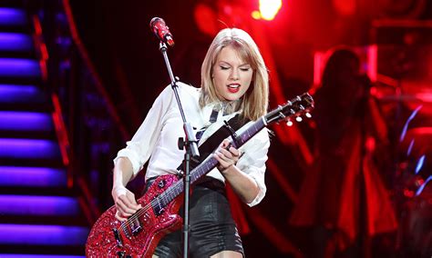 Listen Taylor swift songs Online