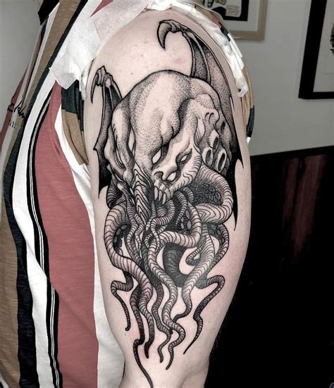 My cthulhu tattoo done by @markworst at Rock n roll Tattoo in Glasgow, Scotland - EVMore ...