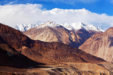 Karakoram mountain range, India 1327159 Stock Photo at Vecteezy