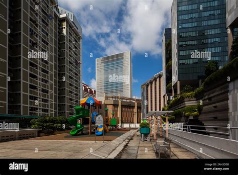 State Courts Tower architecture in Singapore Stock Photo - Alamy