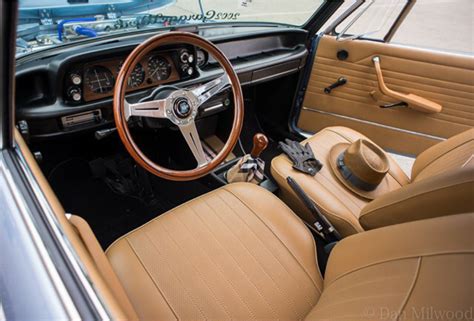 amazing interior BMW 2002 | Bmw 2002, Bmw vintage, Bmw classic