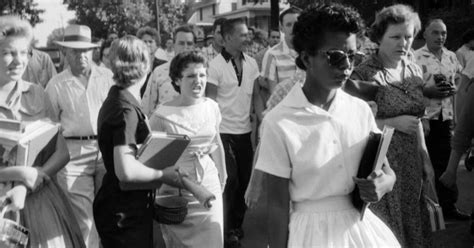 Little Rock Nine icon Elizabeth Eckford speaking in Pensacola Thursday ...