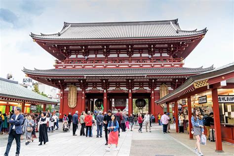 Sensoji Temple - Explore the most beautiful ancient Temple of Tokyo!