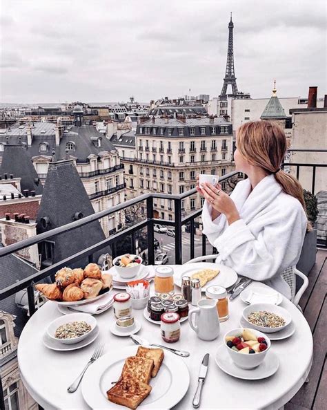 Se Pinterests topplista med de 25+ bästa idéerna om Paris balcony | Frankrike, Paris och Paris resor