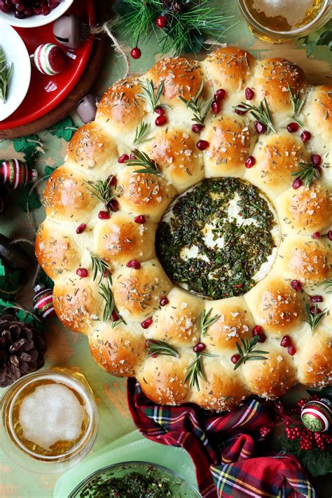 Baked Brie and Bread Wreath | Recipe | Bread wreath, Christmas food dinner, Baked brie