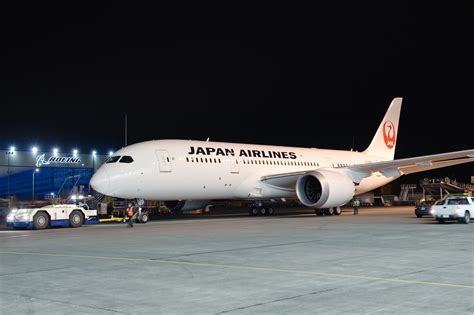 PHOTO: JAL's First Boeing 787 Dreamliner in New Livery (updated) - AirlineReporter : AirlineReporter