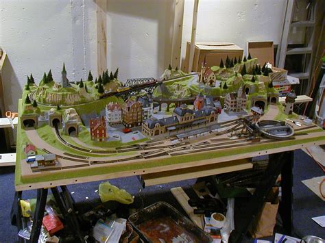 N scale cars | Model train layouts, N scale model trains, Model trains