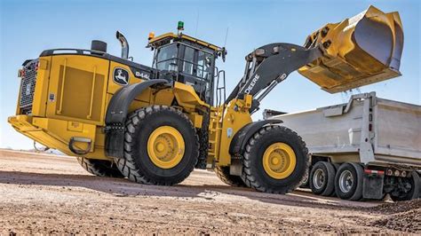 Taking a Closer Look at the New John Deere L-Series Wheel Loaders