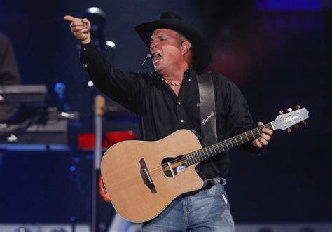 Garth Brooks’s show in San Diego a triumph - The San Diego Union-Tribune