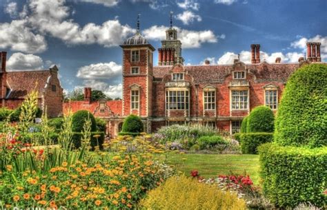 Blickling Hall and Garden opening times - Great British Gardens