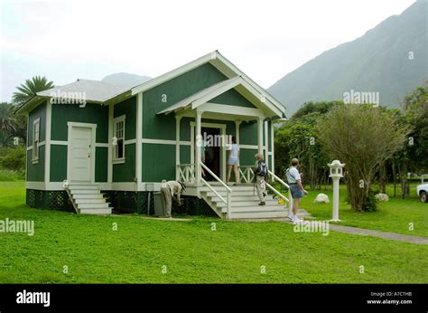 Leper colony molokai island hi-res stock photography and images - Alamy