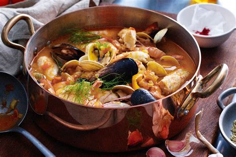 La bouillabaisse : origines, recette, Johnny et moi | Les Hardis