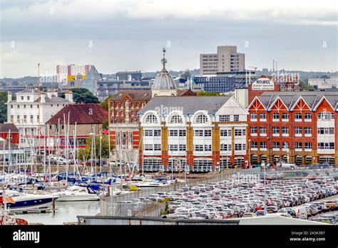 Southampton city centre park hi-res stock photography and images - Alamy