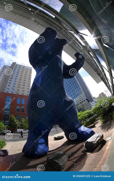 Big Blue Bear Denver Colorado Convention Center Editorial Image - Image ...