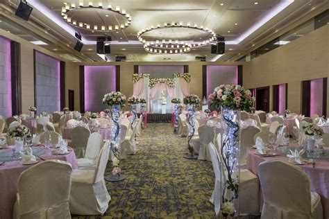 Empress Ballroom Wedding by Carlton Hotel Singapore | Bridestory.com