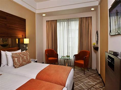 Best Price on Marine Plaza Hotel in Mumbai + Reviews