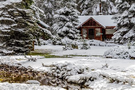 Snow Covered Cabin in the Woods Photograph by Rob Green | Fine Art America