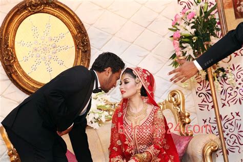 All-rounder Shakib Al Hasan and Umme Ahmed Shishir at their wedding reception | Wedding ...