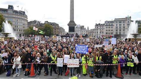 Anti-lockdown rally in London after new UK restrictions