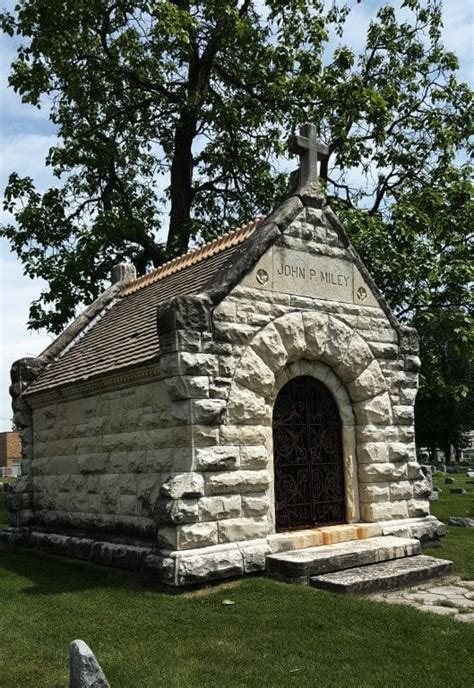 Photo Tour: Calvary Cemetery - Cream City Catholic