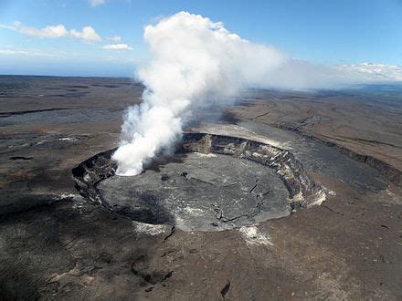 Halemaʻumaʻu - Wikipedia