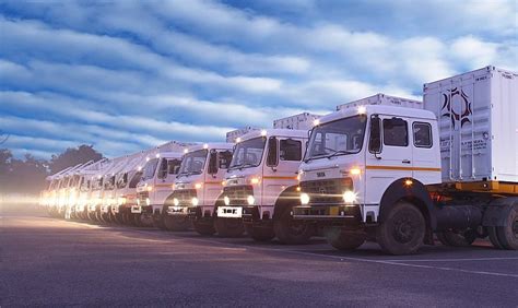 Three Considerations When Renewing Your Truck Fleet - SpeedLux