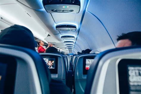 Why To Avoid The Aisle Seat | Traquo