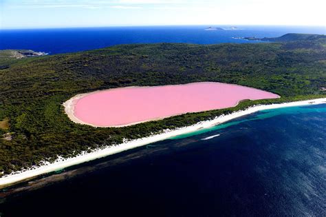 Lake Hillier, Australia | 20 Unbelievably beautiful places.