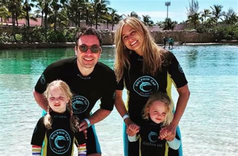 Jimmy Fallon shares family photo with his kids and wife during Bahamas ...