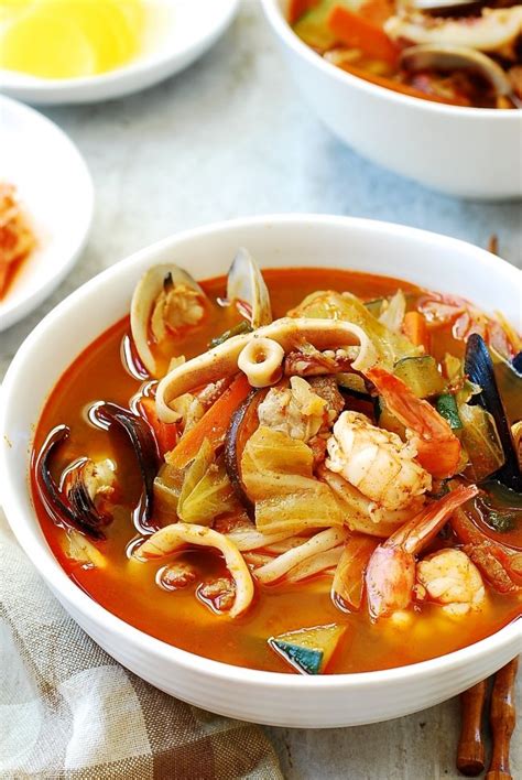 Jjamppong (Korean Spicy Seafood Noodle Soup) - Korean Bapsang ...