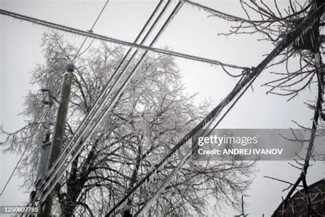 721 Ice On Power Lines Stock Photos, High-Res Pictures, and Images ...