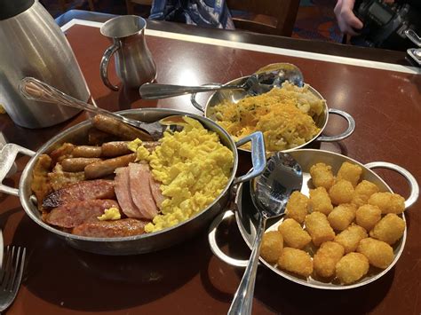 REVIEW: Chef Mickey's Debuts New Family-Style Breakfast with No ...