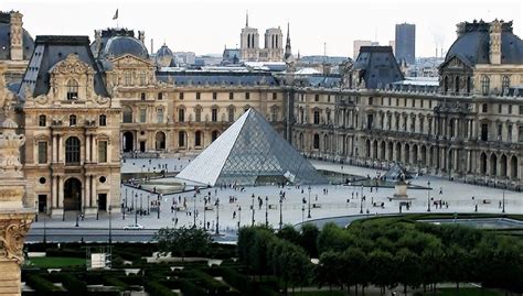 Louvre Museum with a Guide - PARIS BY WEB