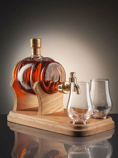 8 Popular Decanter Shapes and Their Uses: A Guide for Wine Enthusiasts - TheSwissPub.com