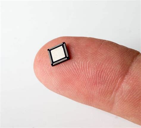 CMOS chip enables real time location with a precision of +/-10cm