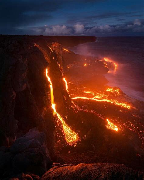 Lavafall from the Big islands of Hawaii : pic