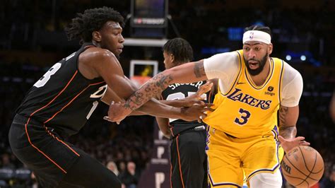 Lakers’ Anthony Davis-led trio makes wild NBA history in LeBron James-less win over Jazz ...