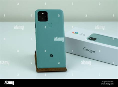 Google Pixel 5 in Sorta Sage color Stock Photo - Alamy