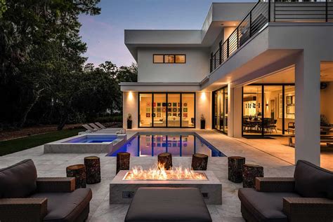 Ultra-sophisticated modern home in Florida surrounded by woodsy setting