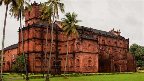 Basilica of Bom Jesus Goa, Timings, History & Architecture